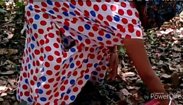 Köylü evli kadın ormanda sikişiyor