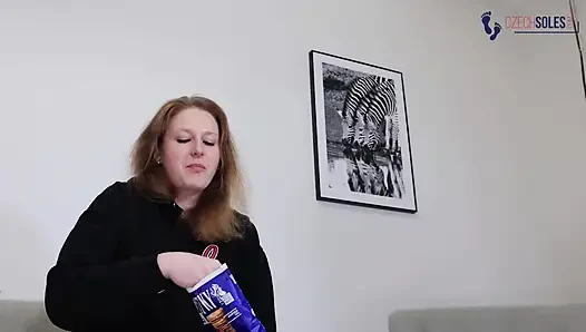 Tanrıçanın ayak kölesi erkek arkadaşı yaptı