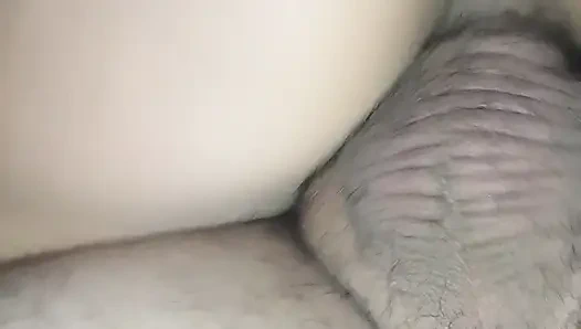 O şişman götle büyük yarağa biniyor