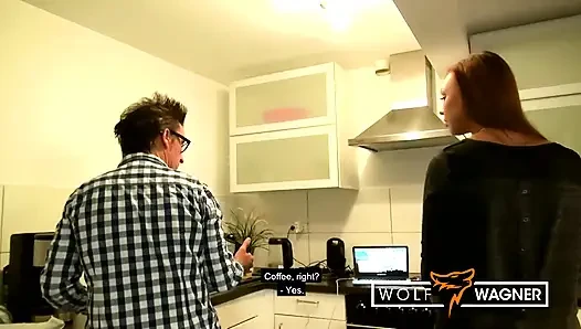 Teeny Morgan Rodriguez yaşlı bir adam tarafından sikiliyor!