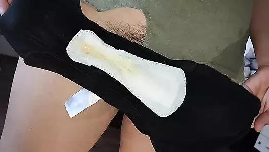 Amatör evli kadın parmaklarıyla amında mastürbasyon yapıyor.