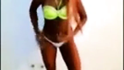 sıska sarışın dans