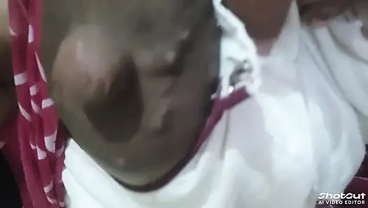 Bhabhi ji desi chuchi chuchi se nikalta doodh