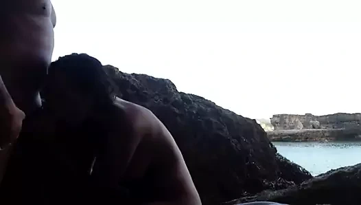 Sahilde seks yapan çift