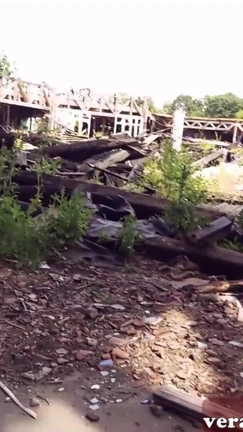 Волнующий момент из "Немецкая рыжая тинка на уличном секс-свидании с подписчиком в любительском видео от первого лица"