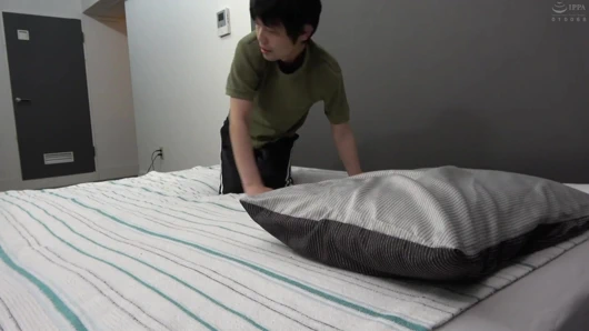 Ona masaj yaparken pantolonumu indiriyorum... - part.1