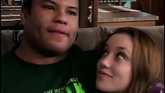 Ateşli yarak emen sürtük grup sekste götüne ve amına yarak alıyor ve sonra boşalıyor