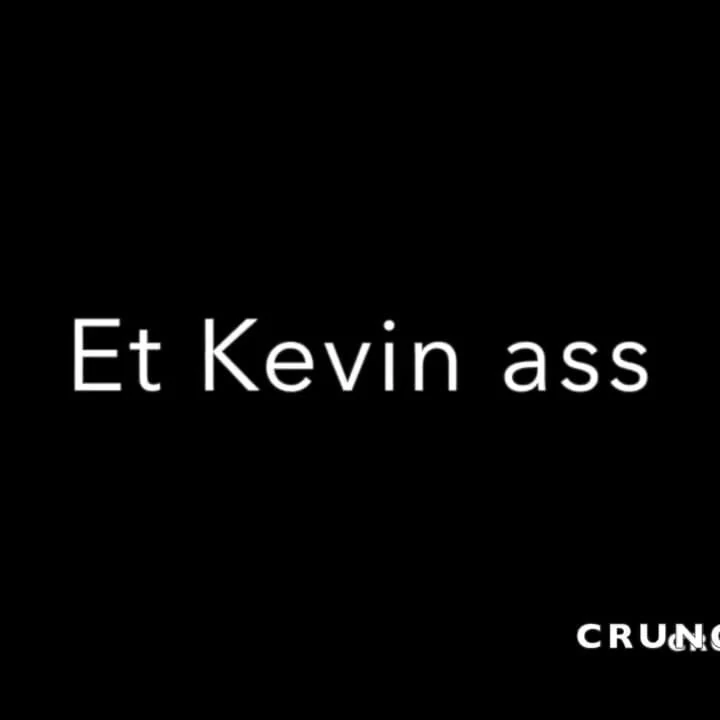 Twink Kevin Götü james kamui tarafından sürpriz bir şekilde korunmasız sikiliyor