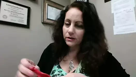 Büyük memeli bayan fetiş tartışıyor