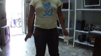 çingene göğüsleri ve KEDİ gösterir