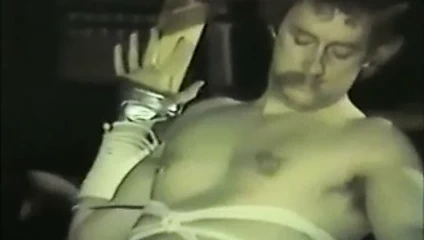 Retro eşcinsel motorcu hakimiyeti