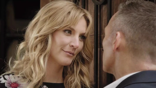 Mona çevrimdışı ve gerçek hayatta yeniden bağlanıyor