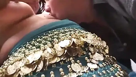 Asyalı amcık sikişiyor üçlü grup seks