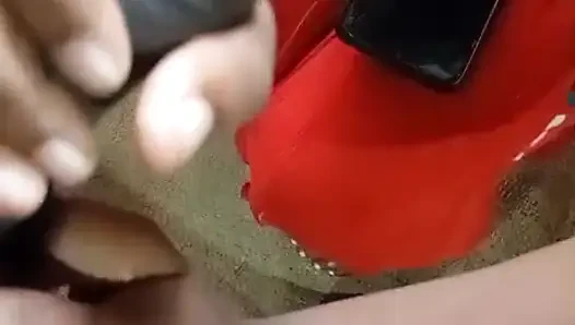 Evli kadın sakso çekiyor