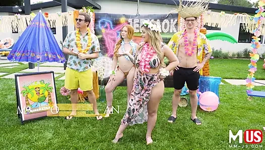 Hawaii'de jerkaoke - Madison Morgan, Rosalyn Sphinx, Jessy Jones ve Kelt Demir