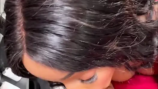 Büyük doğal memeli zenci genç kız Lily Starfire masajdan sonra sikiliyor