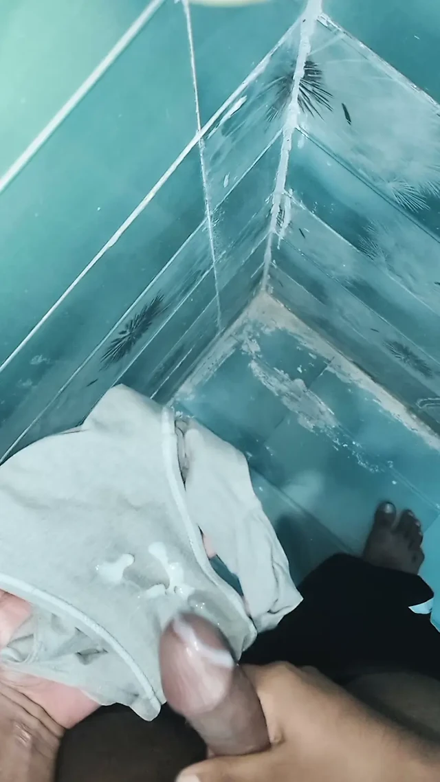 Yalnız çocuk baldızının pantolonuna💦 vurdu.