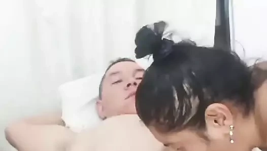 Alydenalioficial'ın fahişesi ile sikişiyorum