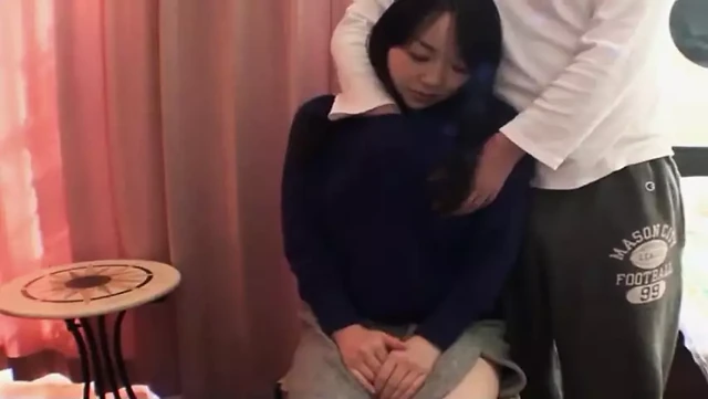 Mayu kudo Japon kız erkeklerin yarağına biniyor