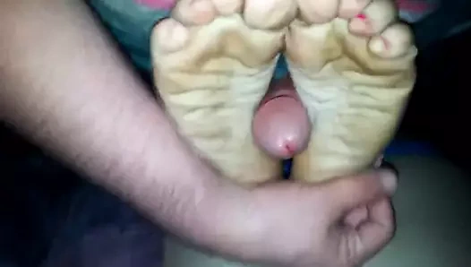 Lanet karısının kirli ayakları 2 (cumshot ile)