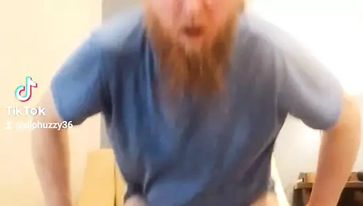 Thicc gay TikTok twerk