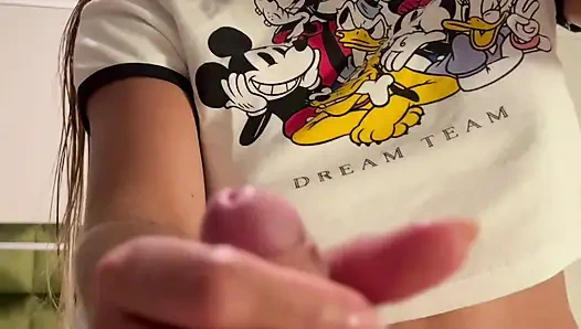 Ayaklarıma boşalıyor ayakla mastürbasyon