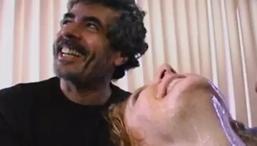 Karısını bir yabancıyla paylaşmak onu azgın yapar