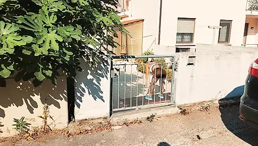 Gerçek olup olmadığını hayal et - komşumu sikiyorum