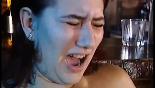 Vahşi genç kaltak ve sert katı horoz