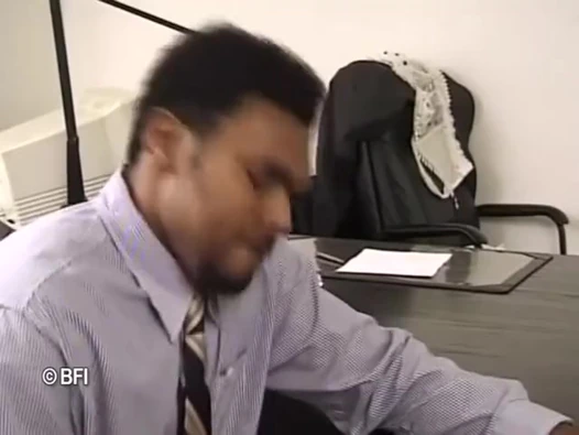 Sikmek için nineler 2 sahne birden 1