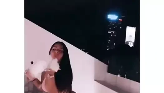 Serbian slut Andrea Kliska in jacuzzi