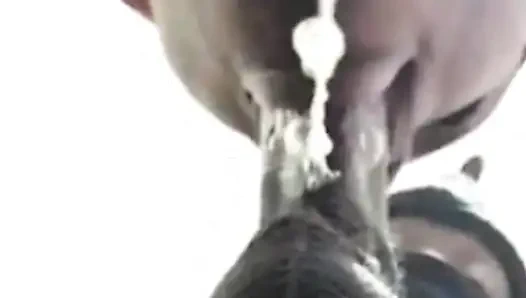 Yakın çekim süper ateşli süper özensiz gırtlağına kadar sakso, ağzına boşalma