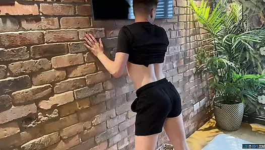 Jake Worthy büyük yarağı ve dik götüyle eşcinsel çeteyi azdırıyor