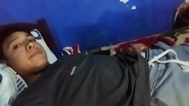 Elimle dövdüm