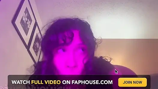 Bir yüze boşalmadan önce pratik yapıyor