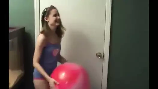 pisi mini etek içinde kabarcıklar üfleme