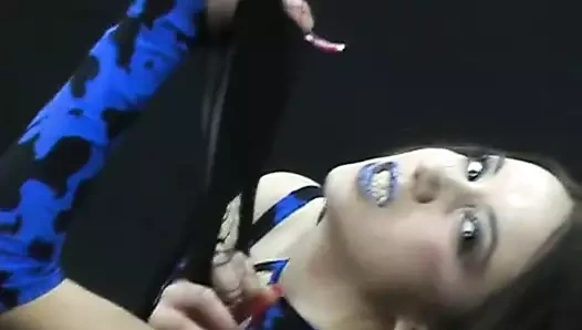 Şehvetli kocaman ve seksi tırnaklar, kocaman saçlar 5