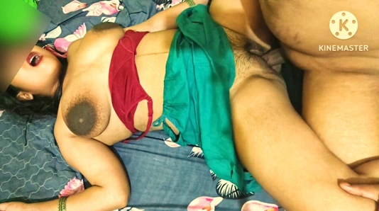 Hintli genç kız ateşli viral mms videosunda erkek arkadaşı tarafından sert sikiliyor