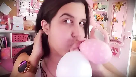 Kabarık yanaklar balon üfleme - tavşan delisi