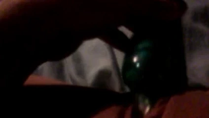 Sikme dostum benim için mastürbasyon yapıyor