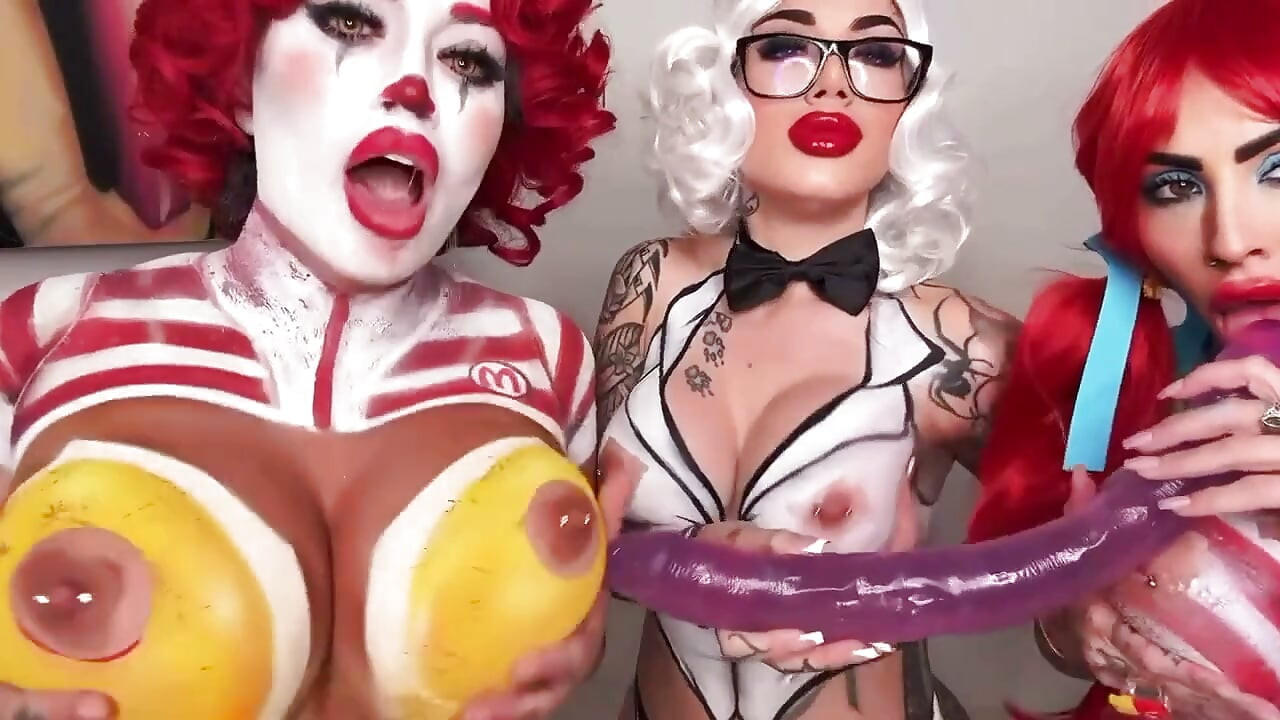 Cadılar bayramında arkadaşlarıyla dildo 31 talimatı