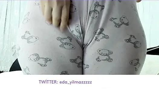 CAMELTOE- MASTURBATE WITH PAJAMAS- RUBBING PUSSY WITH PAJAMAS