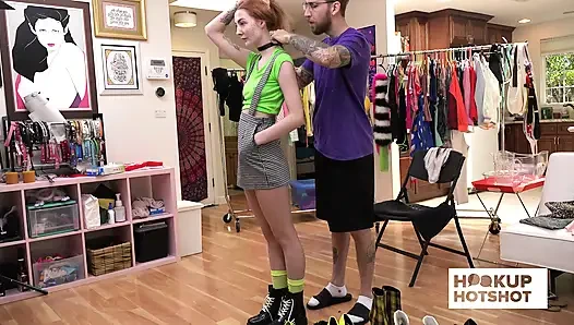 Bts - Megan Winters kamera arkası doğal cazibesini gösteriyor!