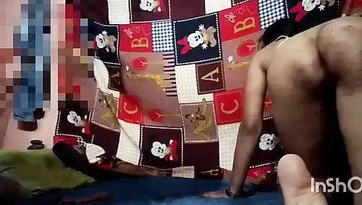 Hintli kız arkadaş ki hord chudai erkek arkadaş yapımcı ki'nin başına oda