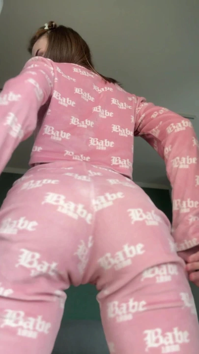 Bu yanaklara şaplak at ve sallarını😍 izle