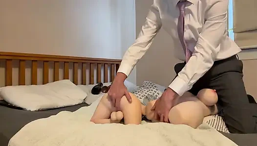 Prostate_Play - бизнесмен принимает душ с развлечением куклы-транса