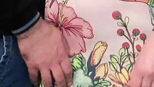 Aldatan evli kadın kalabalık bir metroda mastürbasyon yapıyor