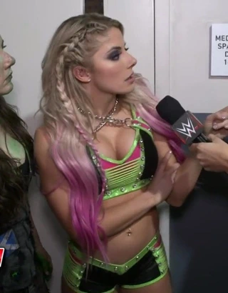 Wwe - alexa mutluluk, nikki çapraz