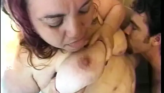 Şişman orospu patty parker, bazı adamların onu yağ rulolarını becermesine izin veriyor