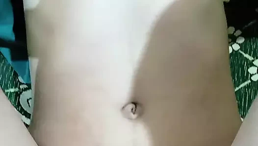 Ateşli ve seksi genç Hintli baldız kayınbiraderi tarafından sikiliyor